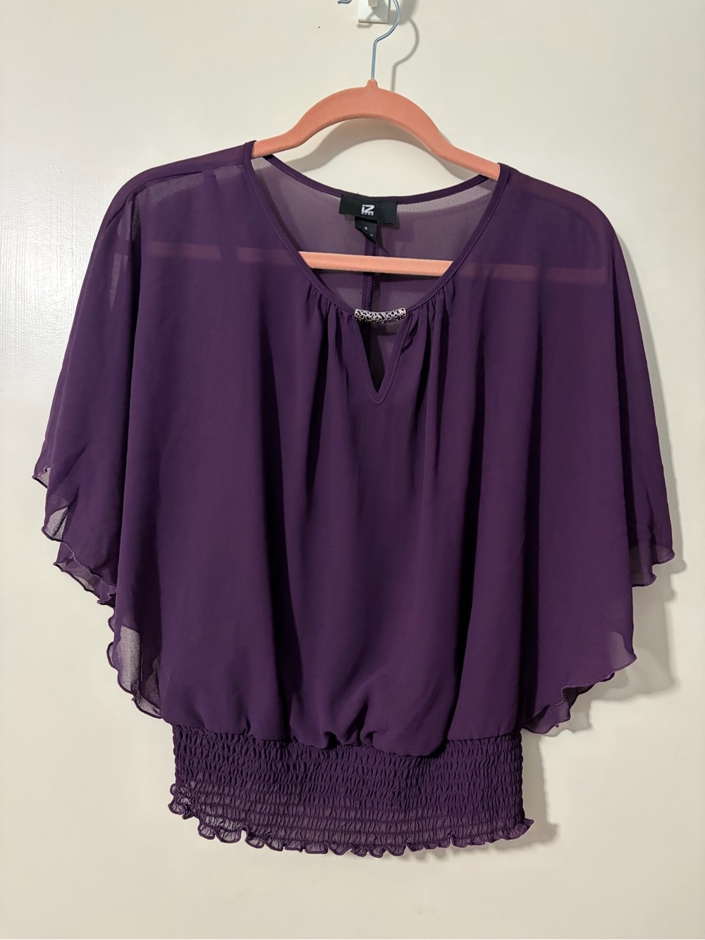 Like new women’s flowy blouse Size Small